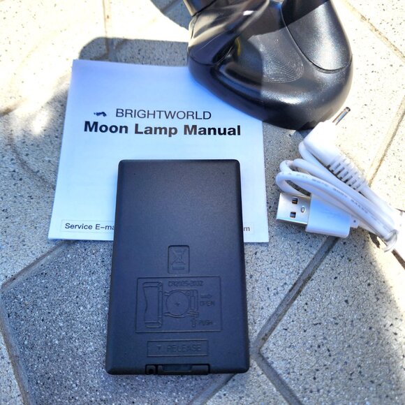 Novelty 3D Luminescent Moon Tabletop Nightlight Lamp - Picture 9 of 11